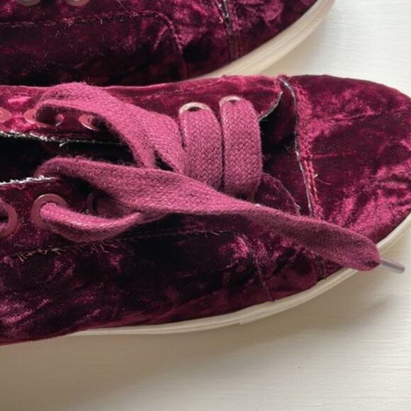 Rebecca Minkoff crushed Velvet Bleecker Too Sneakers Acai size 9.5 - Picture 6 of 7